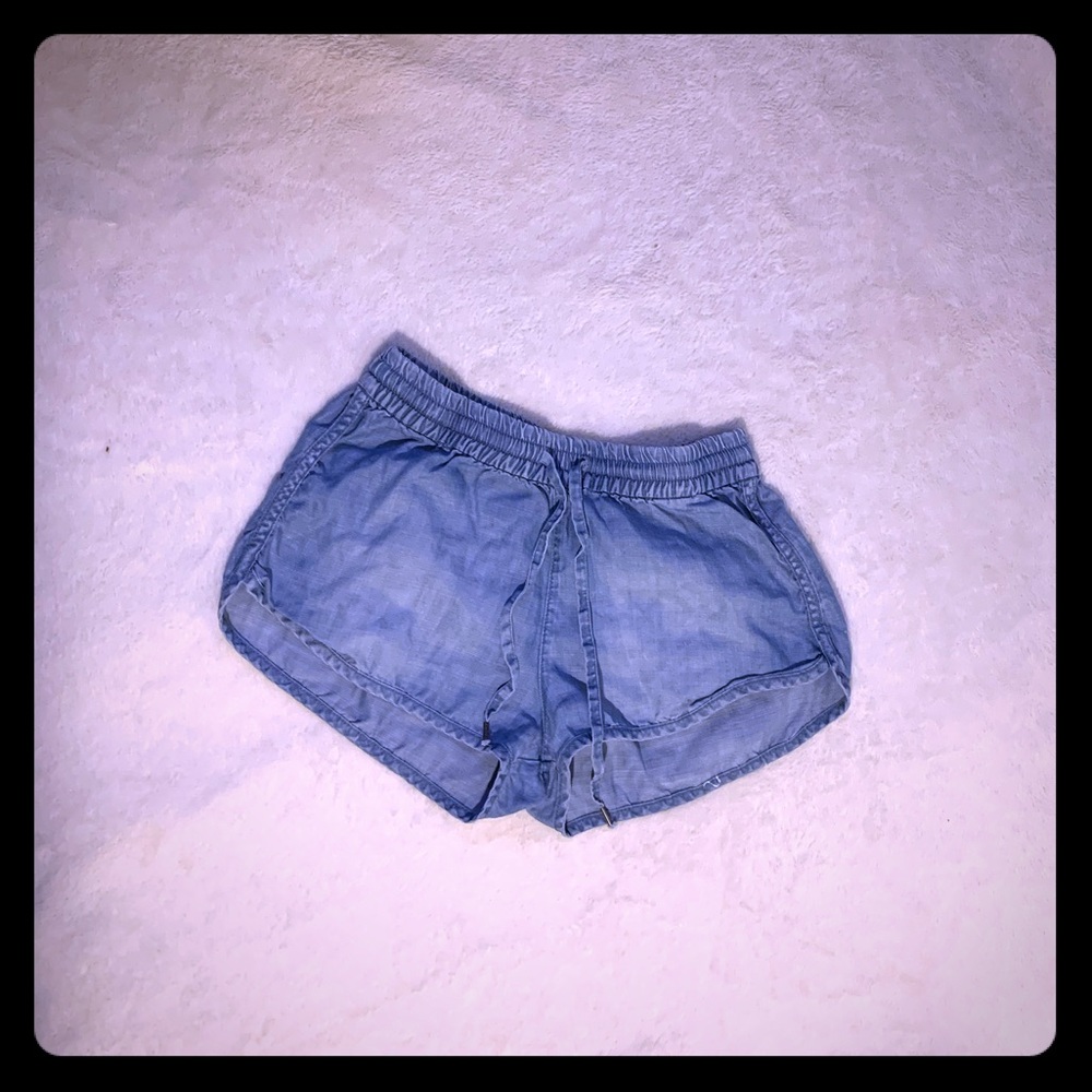 Loose denim shorts
